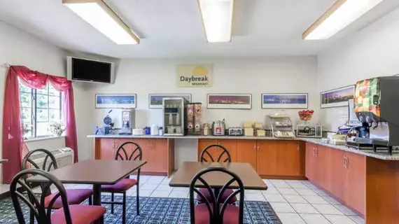 Days Inn & Suites Cambridge | Maryland - Cambridge