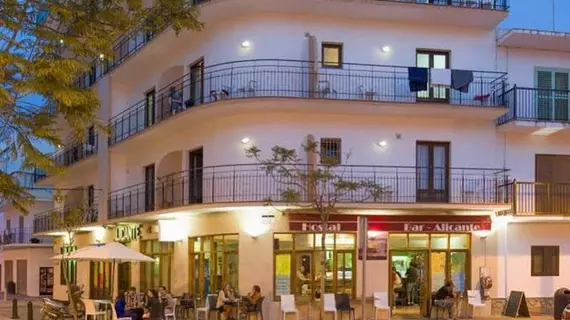 Hostal Alicante | Balearic Adaları - İbiza Adası - Sant Antoni de Portmany