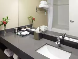 Executive Plaza Hotel, Coquitlam | Britanya Kolombiyası - Vancouver (ve civarı) - Coquitlam