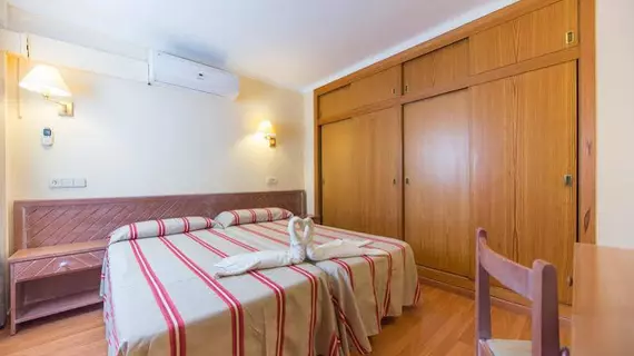 Apartamentos Carlos V | Balearic Adaları - Mayorka Adası - Alcudia