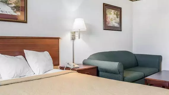 Quality Inn & Suites Brooks | Kentucky - Louisville (ve civarı) - Brooks