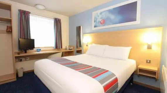 Travelodge Cardiff Atlantic Wharf | Galler - Monmouthshire - Cardiff (ve civarı) - Cardiff - Butetown