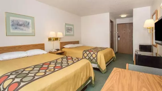 Super 8 Motel - Racine | Wisconsin - Milwaukee (ve civarı) - Racine - Mount Pleasant