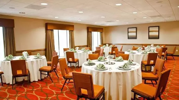 Hampton Inn & Suites Salinas | Kaliforniya - Monterey (ve civarı) - Salinas