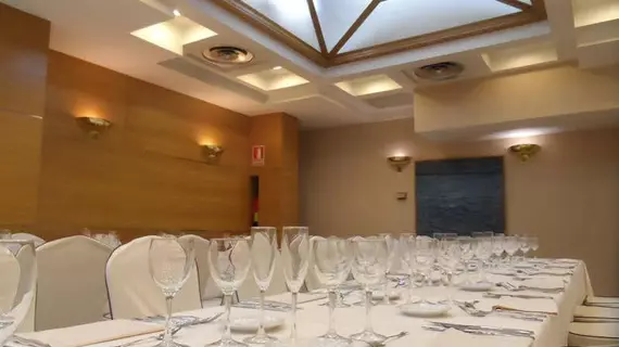 Hotel Sercotel Corona de Castilla | Kastilya ve Leon - Burgos İli - Alfoz de Burgos - Burgos