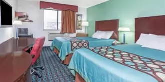 Super 8 Motel - Sterling Heights/Detroit Area