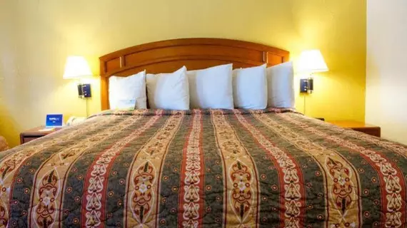 Days Inn & Suites Hayward | Kaliforniya - Oakland (ve civarı) - Hayward