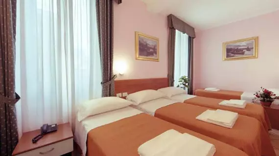 Hotel Brianza | Lombardy - Milano (ve civarı) - Milano - Merkez İstasyonu