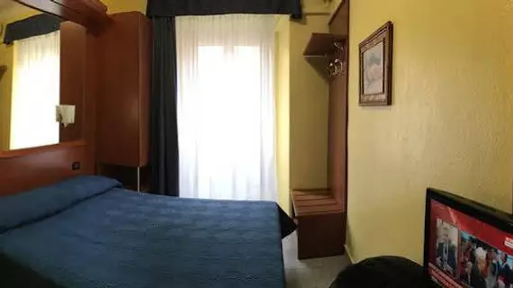 Hotel Aurora | Lombardy - Milano (ve civarı) - Milano - Merkez İstasyonu