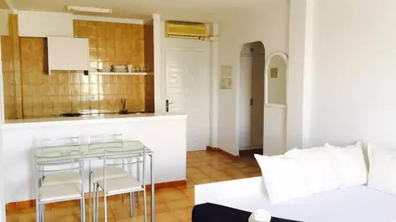 Apartamentos San Antonio Beach | Balearic Adaları - İbiza Adası - Sant Antoni de Portmany - Cala de Bou