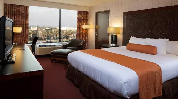 Red Lion Hotel Anaheim | Kaliforniya - Orange County - Anaheim - Anaheim Resort