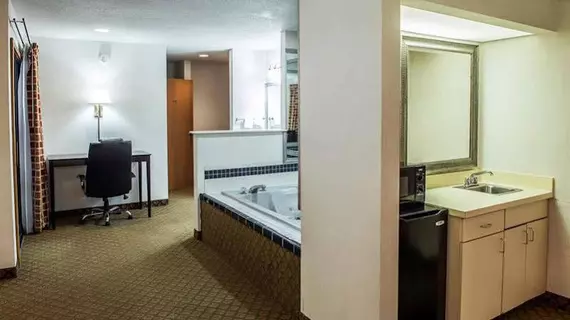 Quality Inn Columbia City | Indiana - Fort Wayne (ve civarı) - Columbia City