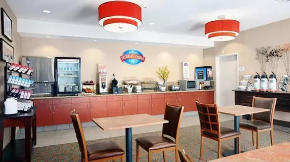 BAYMONT INN & SUITES DENVER IN | Kolorado - Denver (ve civarı) - Denver