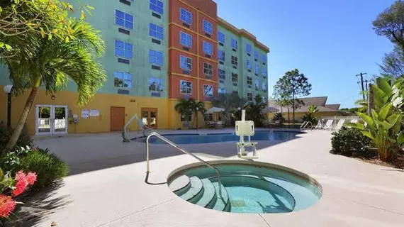 MainStay Suites Fort Myers | Florida - Fort Myers (ve civarı) - Fort Myers