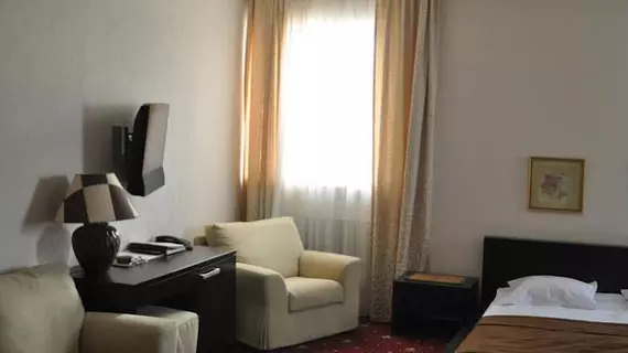 Hotel Genoff | Krasnodar Krayı - Krasnodar