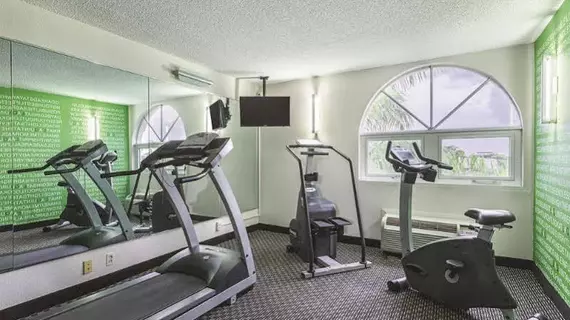 La Quinta Inn & Suites Miami Lakes | Florida - Miami (ve civarı) - Miami Lakes