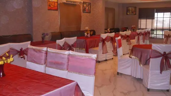 Hotel La Vista | Batı Delhi - Ulusal Eyalet Başkenti Delhi - Delhi (ve civarı) - Yeni Delhi - Karol Bagh