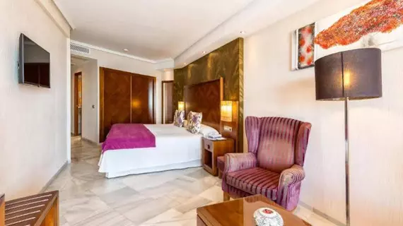 Hotel Balcón de Europa | Andalucia - Malaga İli - La Axarquía - Nerja - Nerja Kent Merkezi