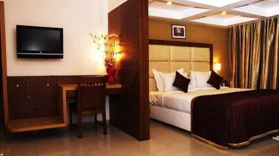 Le Royce Hotel | Maharaştra - Pune Bölgesi - Pune