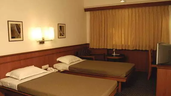 Hotel Skylon | Gujarat - Ahmedabad Bölgesi - Ahmedabad - Ahmedabad Kent Merkezi