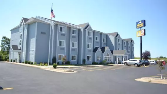 Microtel Inn & Suites Tomah | Wisconsin - Black River Şelaleleri (ve civarı) - Tomah