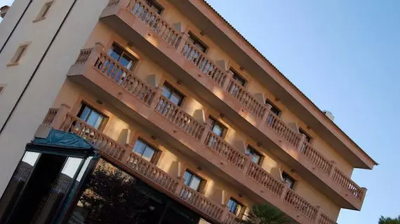 Hotel Morón | Balearic Adaları - Mayorka Adası - Capdepera - Cala Agulla