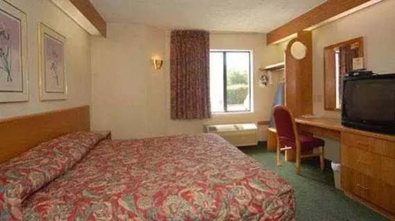 Econo Lodge Inn & Suites Richardson | Teksas - Dallas (ve civarı) - Richardson