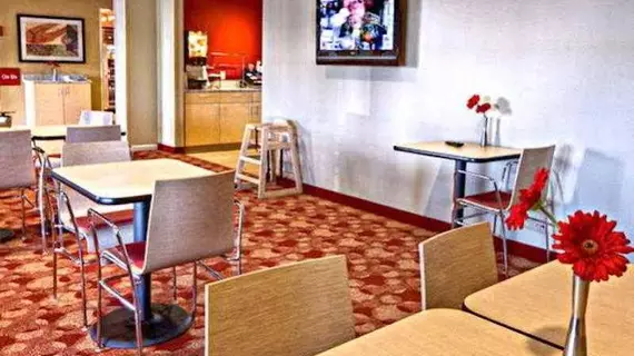 TownePlace Suites by Marriott Savannah Airport | Georgia - Savannah (ve civarı) - Savana