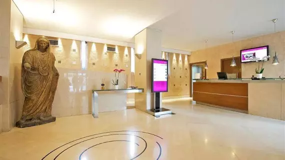 Mercure Roma Centro Colosseo | Lazio - Roma (ve civarı) - Roma Kent Merkezi - Monti