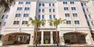 Wyndham Grand Jupiter at Harbourside Place