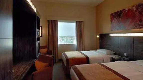 Holiday Inn Express Dubai Safa Park | Dubai - Dubai