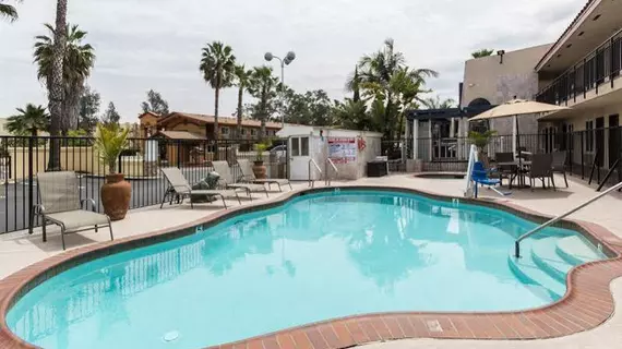 Econo Lodge Inn & Suites | Kaliforniya - San Diego County - Escondido