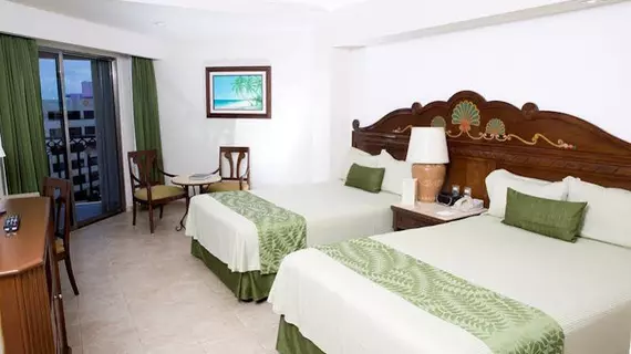 GR Solaris Cancun-All Inclusive | Quintana Roo - Benito Juárez - Cancun (ve civarı) - Oteller Bölgesi - Avenida Kukulkan