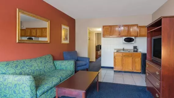 Knights Inn & Suites Virginia Beach | Virginia - Norfolk - Virginia Beach (ve civarı) - Virginia Beach