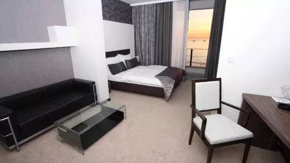 Beach Hotel Split | Split-Dalmaçya - Podstrana