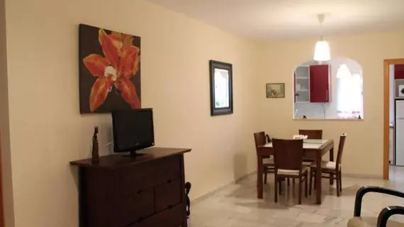 Apartamentos Turísticos Plaza del Olvido | Andalucia - Malaga İli - La Axarquía - Nerja - Nerja Kent Merkezi