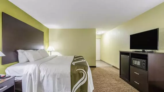 Quality Inn and Suites Muncie | Indiana - Muncie (ve civarı) - Muncie