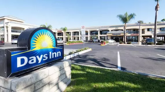 Days Inn & Suites Artesia | Kaliforniya - Los Angeles County - Artesia