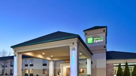 Holiday Inn Express Hotel Germantown - Northwest Milwaukee | Wisconsin - Village of Germantown