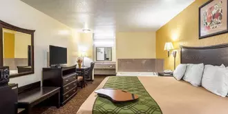 Econo Lodge Inn and Suites Searcy