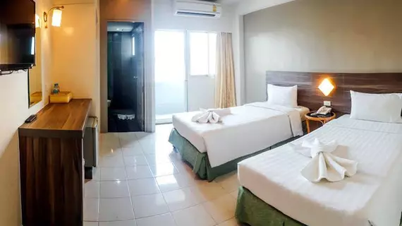 Eastiny Inn Hotel | Chonburi (vilayet) - Pattaya (ve civarı) - Pattaya - Pattaya Körfezi