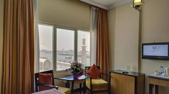 Rayan Hotel Corniche | Şarika - Sharjah