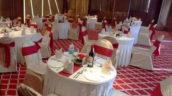 Yogi Midtown Hotel | Maharaştra - Raigad - Bombay (ve civarı) - Navi Bombay