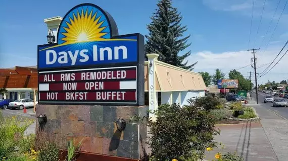 Days Inn Bend | Oregon - Bend (ve civarı) - Bend