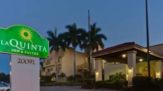 La Quinta Inn & Suites by Wyndham Ft. Myers-Sanibel Gateway | Florida - Fort Myers (ve civarı) - Fort Myers