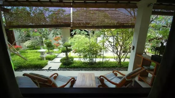 Frangipani Beach Villa | Bali - Buleleng - Lovina