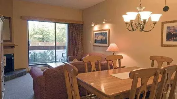 Tantalus Resort Lodge | Britanya Kolombiyası - Whistler - Whistler Village