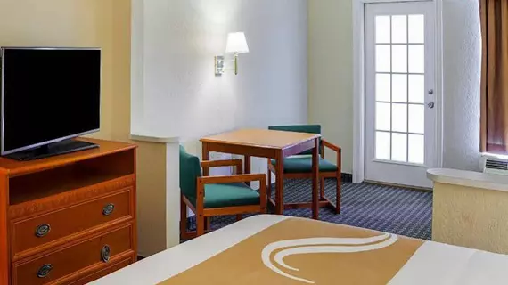 Quality Inn & Suites | Florida - Fort Walton Beach - Destin (ve civarı) - Miramar Beach