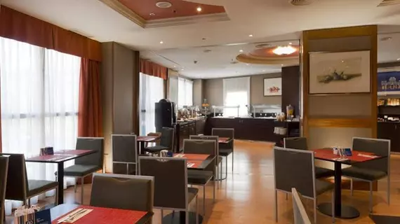 Hotel Vía Castellana | Madrid Özerk Topluluğu - Madrid (ve civarı) - Chamartin