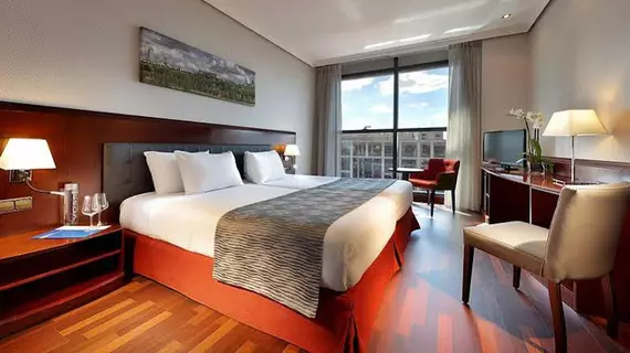 Hotel Vía Castellana | Madrid Özerk Topluluğu - Madrid (ve civarı) - Chamartin